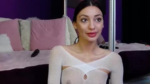 Lucy Kims online show from December 9, 4:34 am