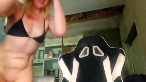 Lucy Loves Lookers online show from May 4, 9:05 am