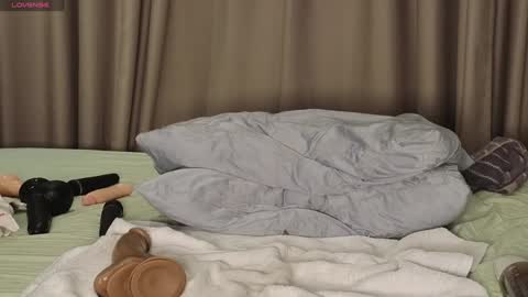 Love kinky Go here  online show from March 5, 10:00 am