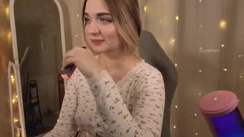 Lucy online show from March 11, 6:33 pm