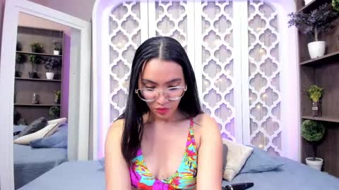 Snapshot of lucyy_liiu chatting on February 25, 1:09 am Lucy Liiu online show from February 25, 1:09 am