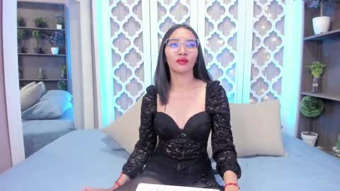 Snapshot of lucyy_liiu chatting on March 10, 12:06 pm Lucy Liiu online show from March 10, 12:06 pm