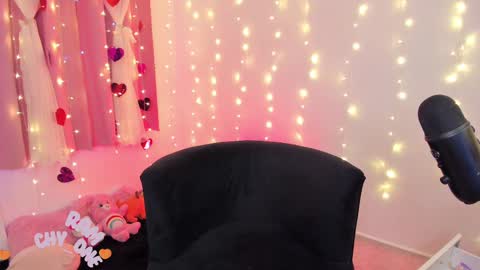 LUCYY FROM HOME  online show from February 22, 10:42 pm