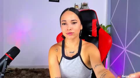 Snapshot of lucyy_rose chatting on October 15, 11:59 pm o online show from October 15, 11:59 pm