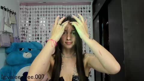 Snapshot of lucyy_tayy chatting on December 2, 10:40 pm The love of your life 3 online show from December 2, 10:40 pm