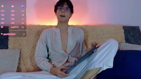 Lui online show from February 22, 4:05 am