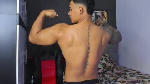 Luigi Independent model online show from December 3, 8:09 pm