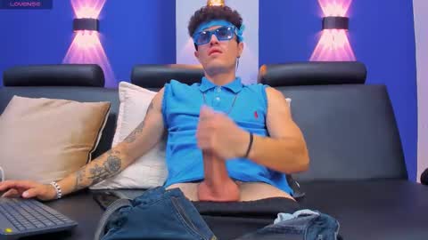 Luis AS online show from October 22, 2:19 pm