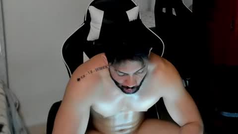 luis_baptista online show from December 2, 1:40 am