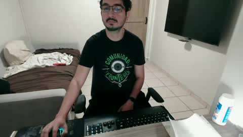 luis_flr online show from March 10, 3:30 pm