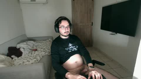 luis_flr online show from January 22, 4:44 am