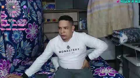 Snapshot of luisa2025_ chatting on October 14, 3:53 am Hot Latina online show from October 14, 3:53 am