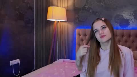 LuisaClover online show from November 13, 1:14 pm