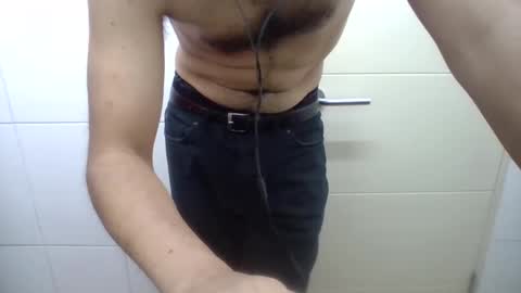 Snapshot of luismartinez666 chatting on March 9, 3:32 am Lus online show from March 9, 3:32 am