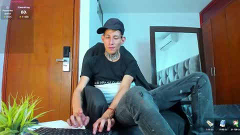 Snapshot of lujuriau_u chatting on October 3, 3:04 am lujuriau_u online show from October 3, 3:04 am
