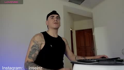 Snapshot of luka_castlehot chatting on December 15, 4:18 am Luka Castle online show from December 15, 4:18 am