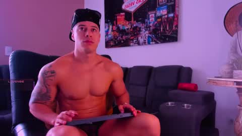Snapshot of lukas_green1 chatting on February 16, 8:22 pm Lukas Green online show from February 16, 8:22 pm