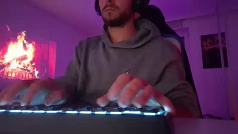 lukasschoetz online show from December 2, 5:11 pm