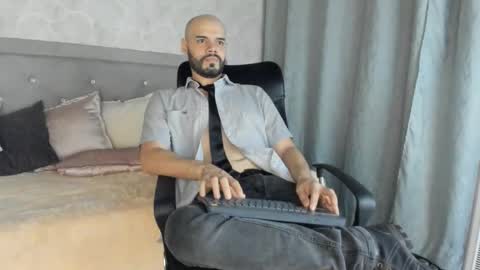 Snapshot of luke_diaz7 chatting on February 21, 11:32 pm luke diaz7 online show from February 21, 11:32 pm