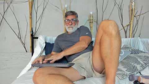 Luke Crews online show from April 6, 7:26 pm