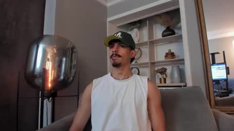 Luke Taylor online show from November 22, 4:33 am