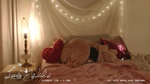 Snapshot of lulawilds chatting on October 10, 2:28 am lula wilds online show from October 10, 2:28 am