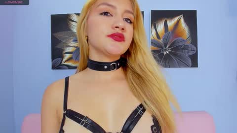 Snapshot of lulu__cute chatting on October 20, 11:21 pm LuLu online show from October 20, 11:21 pm