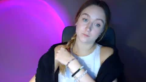 Lulu Baby18 online show from December 15, 8:49 pm