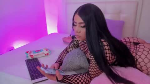 Snapshot of lulu_exotic chatting on January 27, 12:48 pm BRENDA TATIANA online show from January 27, 12:48 pm