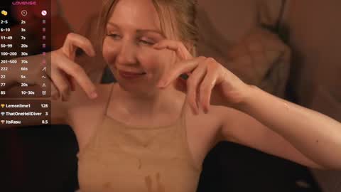 lulu_lovett online show from February 19, 4:44 pm