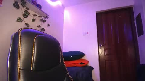 lulu_sparks1 online show from October 27, 4:01 am