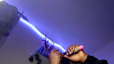 lulu_sparks1 online show from November 23, 4:32 am