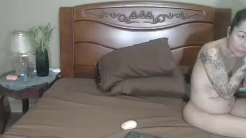 lulu_wild online show from April 2, 10:44 am