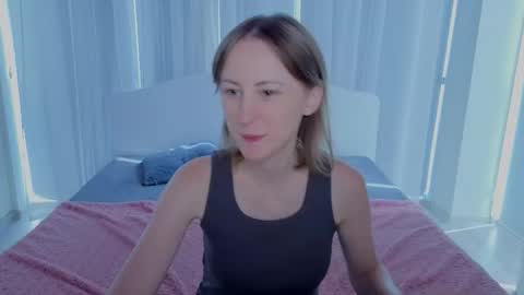 Snapshot of luluchiiii chatting on September 22, 10:52 am Lily online show from September 22, 10:52 am