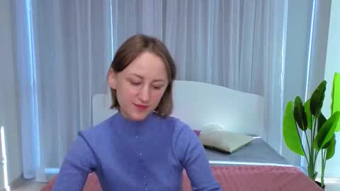 Snapshot of luluchiiii chatting on October 15, 10:16 am Lily online show from October 15, 10:16 am