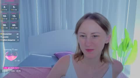 Snapshot of luluchiiii chatting on September 24, 10:55 am Lily online show from September 24, 10:55 am