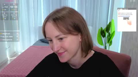 Snapshot of luluchiiii chatting on October 12, 12:09 pm Lily online show from October 12, 12:09 pm