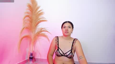 Snapshot of luna__699 chatting on October 1, 10:25 am Lunita online show from October 1, 10:25 am
