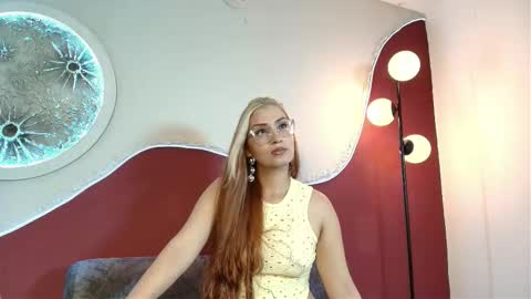 luna__velvet online show from February 4, 2:21 pm