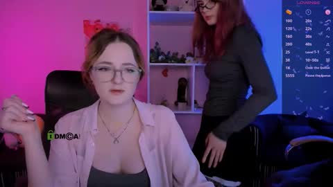 luna_berryy online show from September 24, 1:29 pm