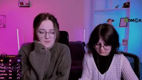 luna_berryy online show from December 3, 8:53 pm