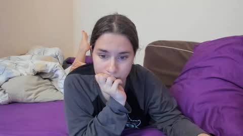 luna_elif online show from November 8, 11:46 am