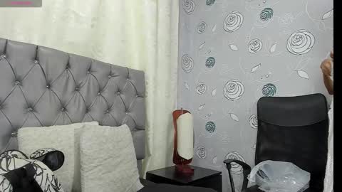 Snapshot of luna_evaa chatting on October 14, 2:09 pm Luna Eva online show from October 14, 2:09 pm