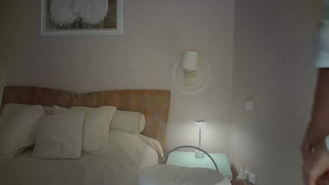 luna_hoti online show from December 20, 2:57 pm