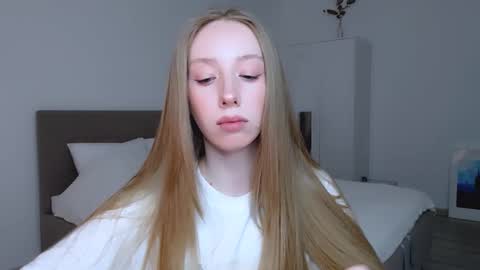 Snapshot of luna_insanity chatting on January 19, 8:30 pm Luna online show from January 19, 8:30 pm