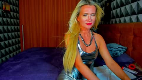 Snapshot of luna_lew1s chatting on January 22, 11:56 am luna_lew1s online show from January 22, 11:56 am