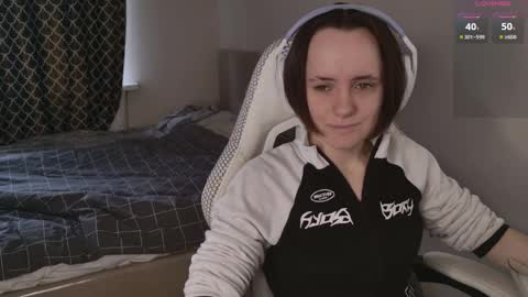 luna_loveeee online show from April 9, 5:00 am