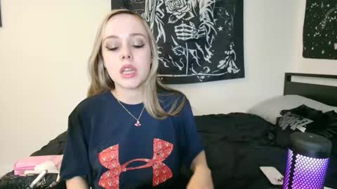 Snapshot of luna_lovelyy chatting on October 21, 12:38 am Luna online show from October 21, 12:38 am