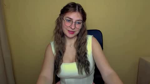 Snapshot of luna_lush_ chatting on October 17, 5:33 am Luna online show from October 17, 5:33 am