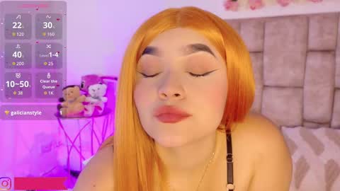 Snapshot of luna_ocampo chatting on October 2, 8:51 pm online show from October 2, 8:51 pm
